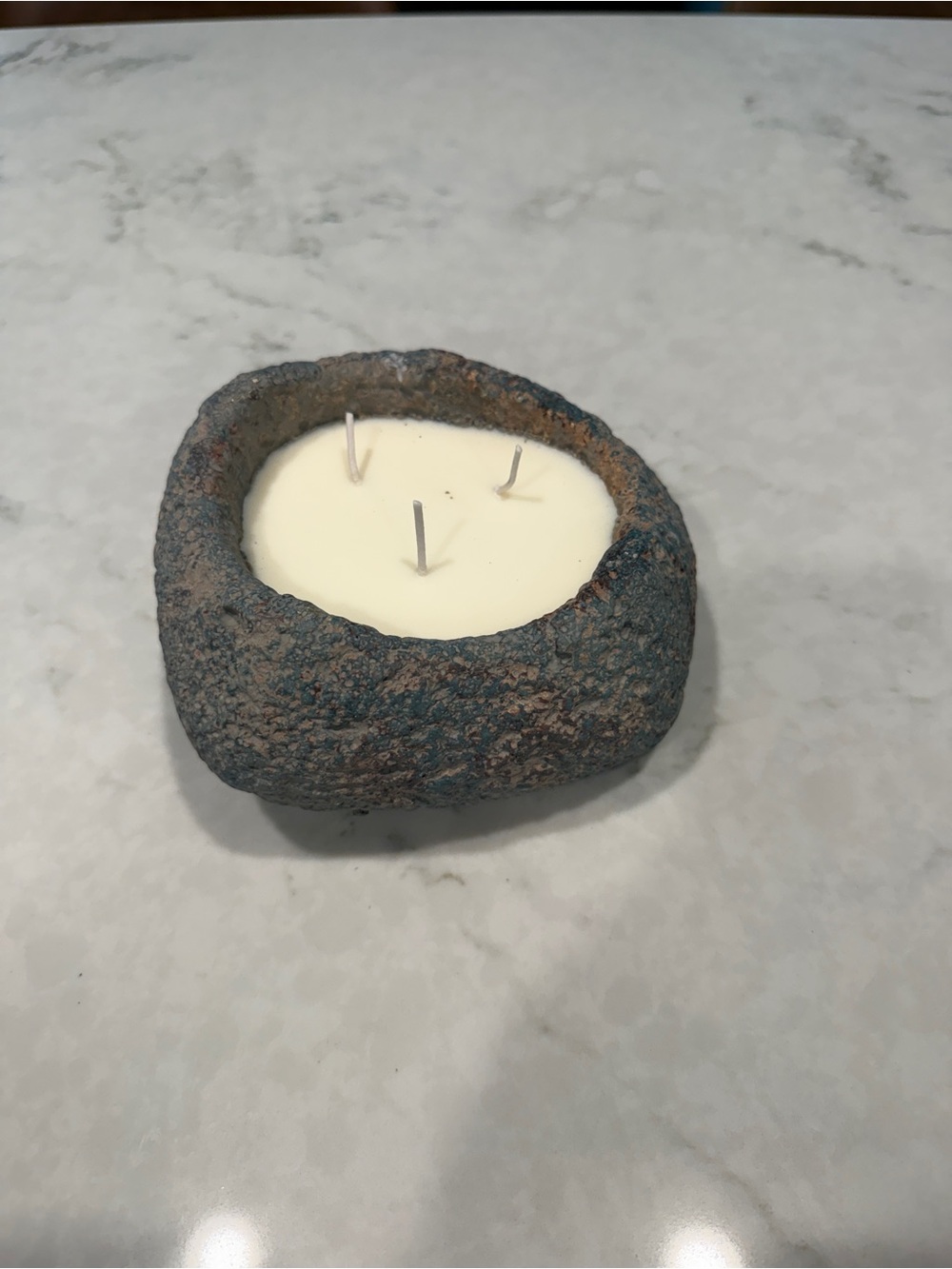 Rustic Stone-Look Triple Wick Candle in Cream